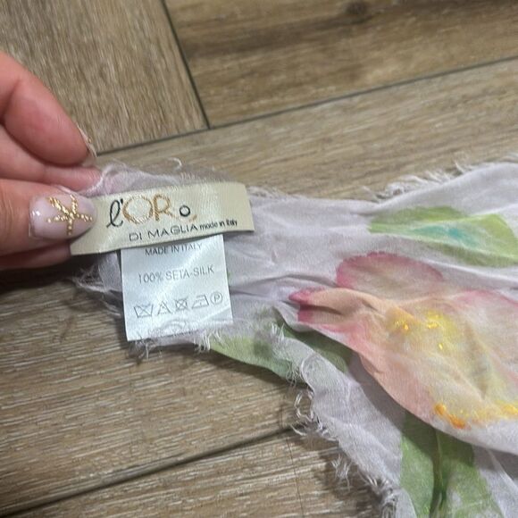 L’Oro Di Maglia Hand Painted Scarf - Picture 3 of 5